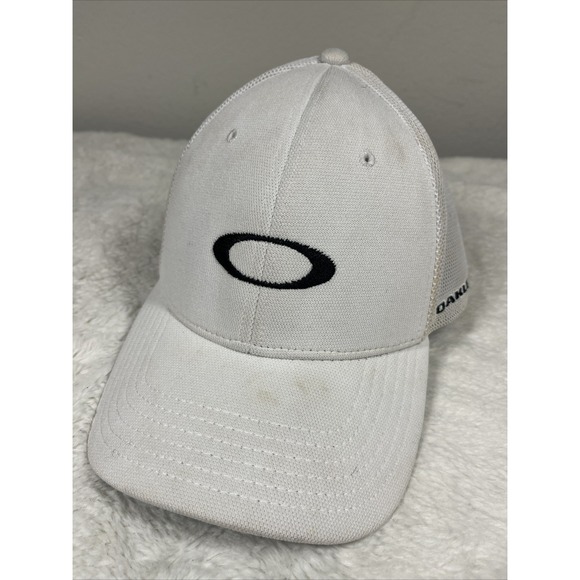 Oakley Hydrolix Fitted‎ A Flex Hat L/XL Surf Skate Gorpcore 2000s Cap Mesh White - Picture 1 of 7